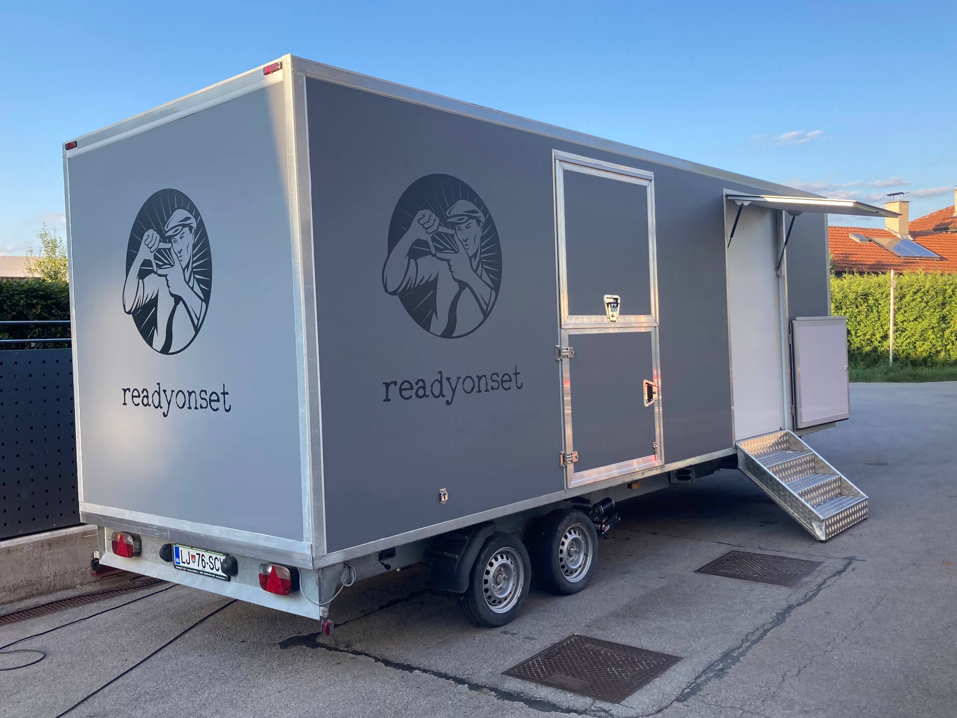 Makeup Trailer
